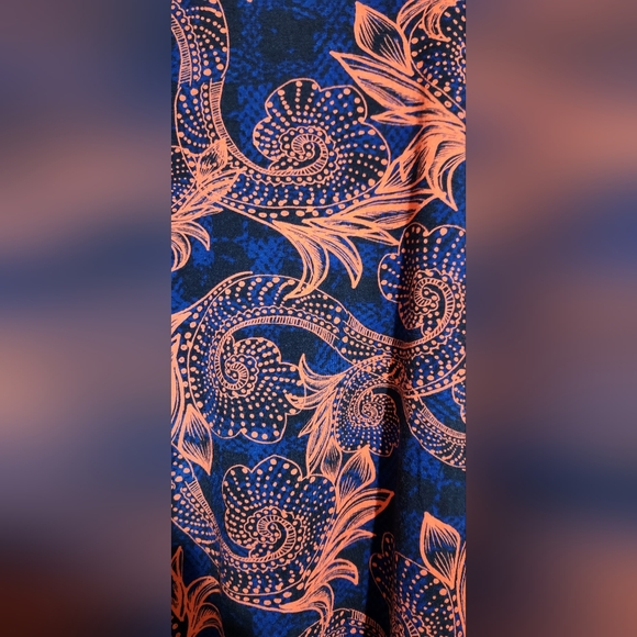 Women's LulaRoe Irma Top, NWOT, sz M - Picture 4 of 4